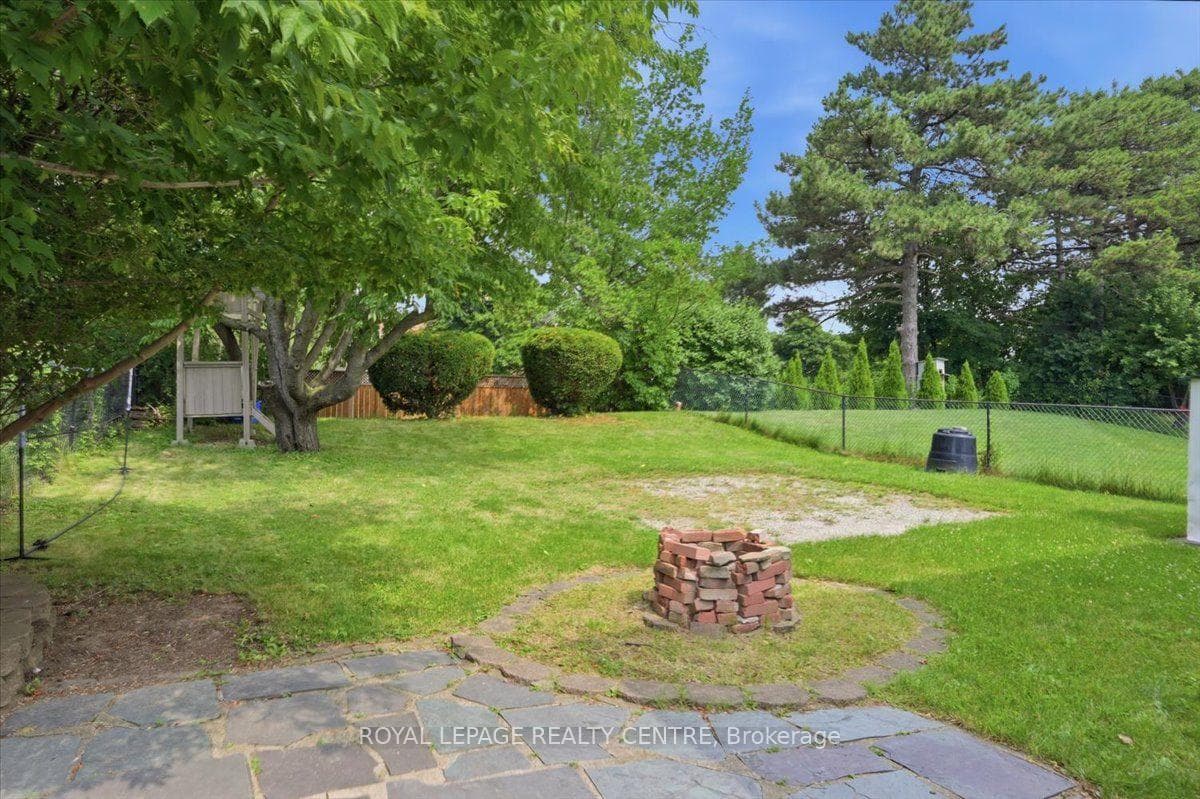 2555 Windjammer Road photo 36