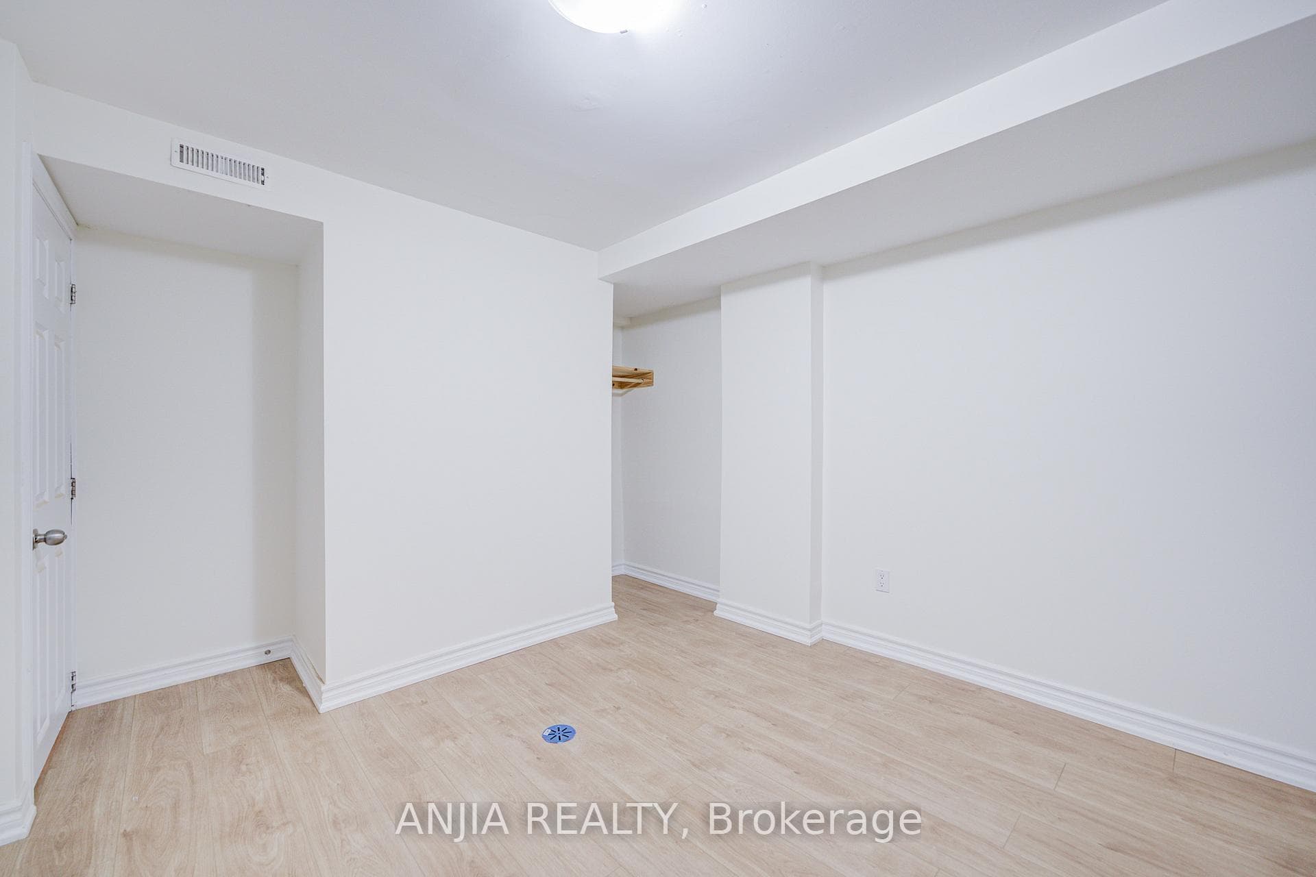 8 Barnwell Drive photo 41