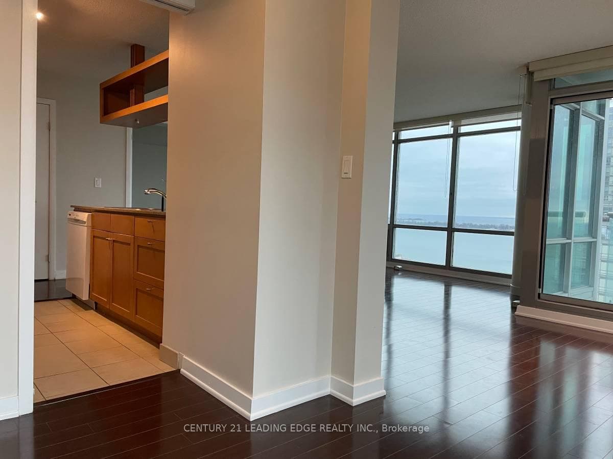 81 Navy Wharf Court Unit 3105 photo 4