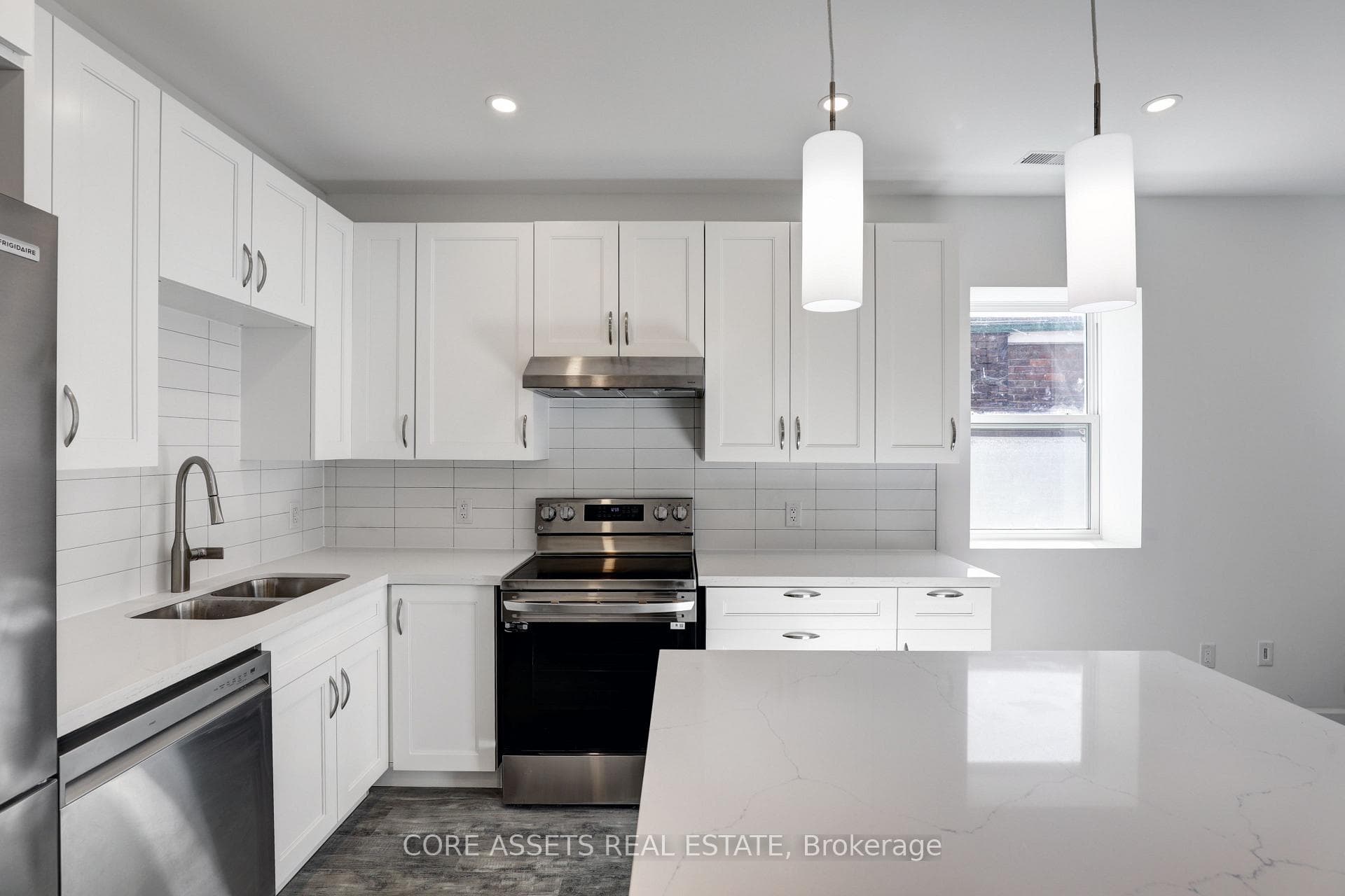 620 Bathurst Street Unit B photo 7