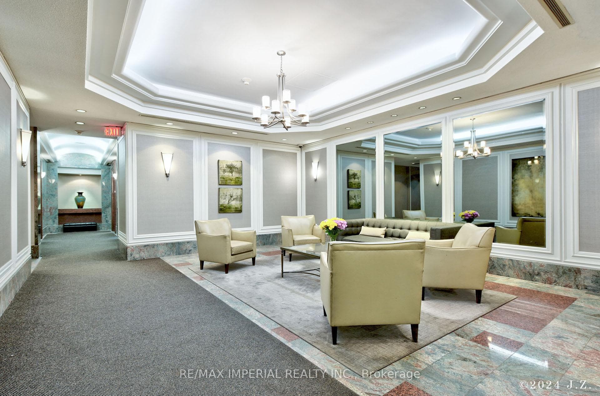 24 Wellesley Street Unit 2201 photo 2