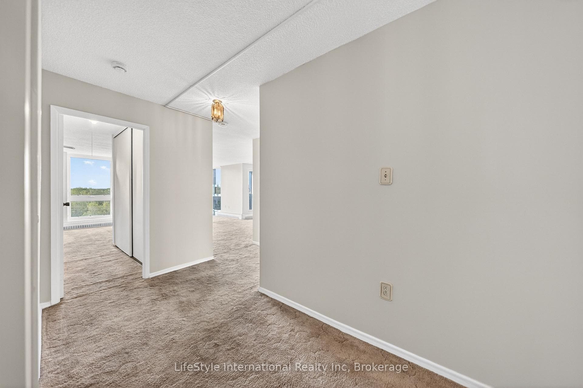 19 Woodlawn Road Unit 512 photo 10