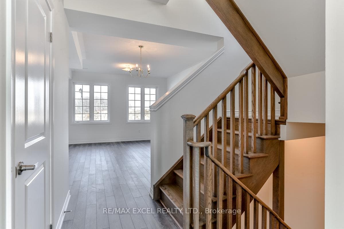 177 Rustle Woods Avenue photo 9