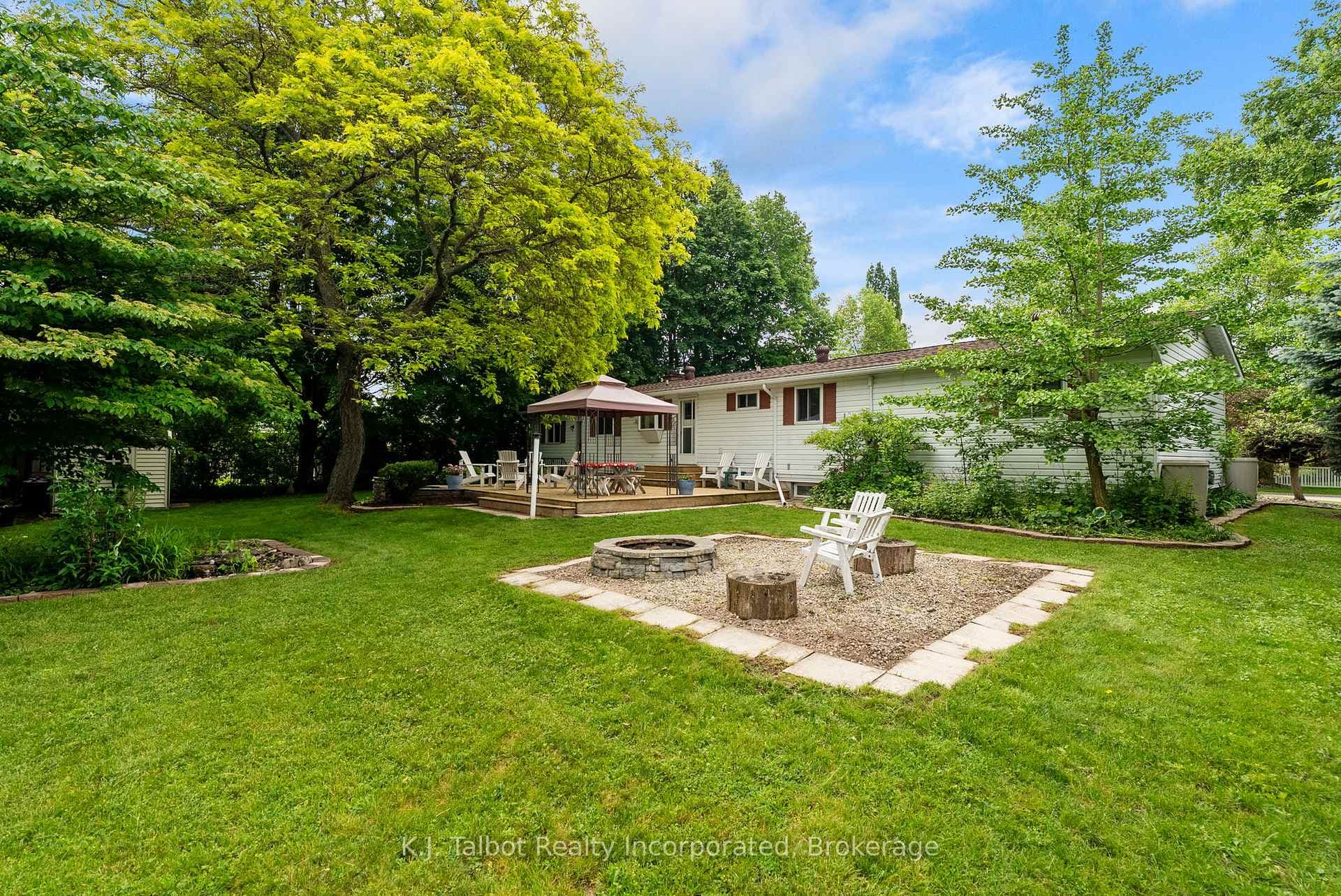 232 Picton Street photo 38