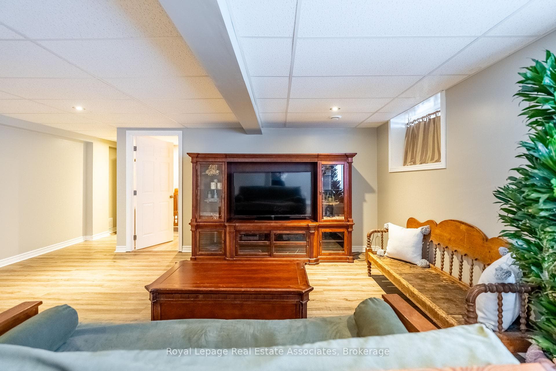 196 Circle Road photo 28