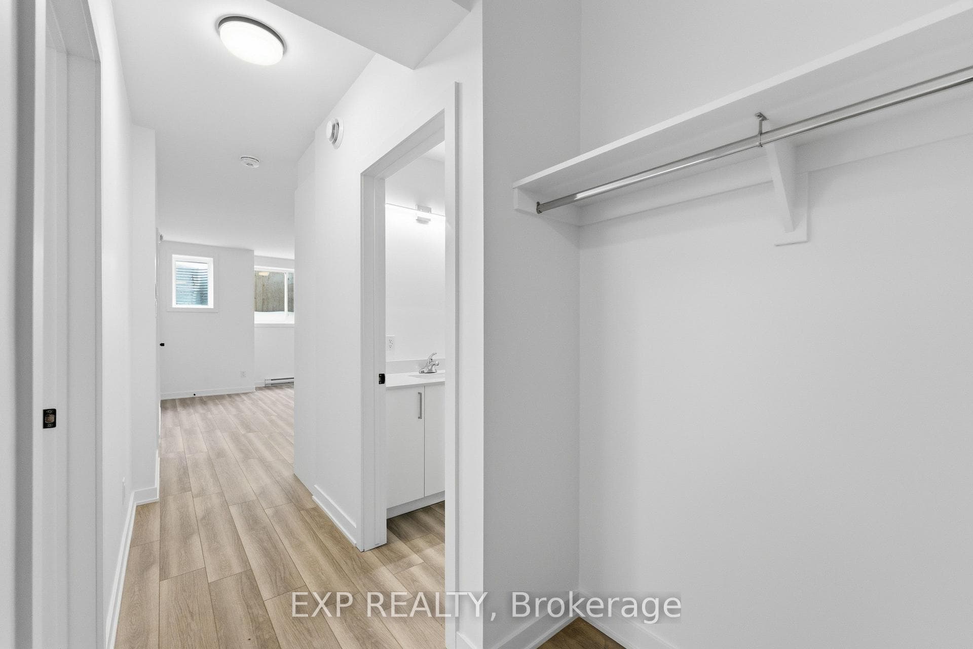 1371 Louis Lane Unit C photo 2
