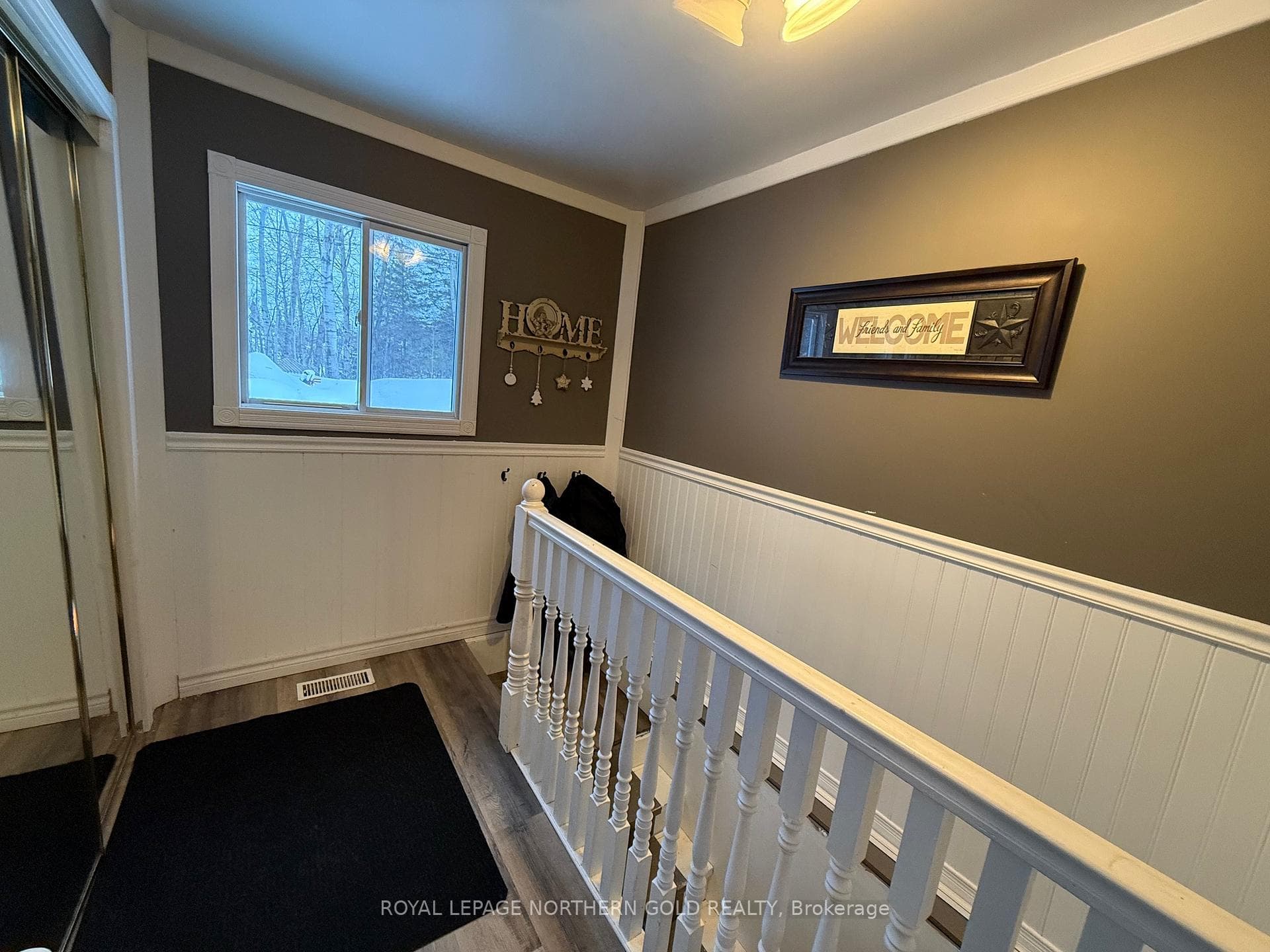 52 MACPHERSON Avenue photo 11