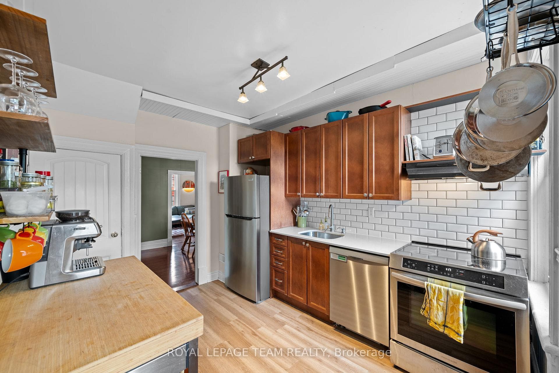 1022 Gladstone Avenue photo 14
