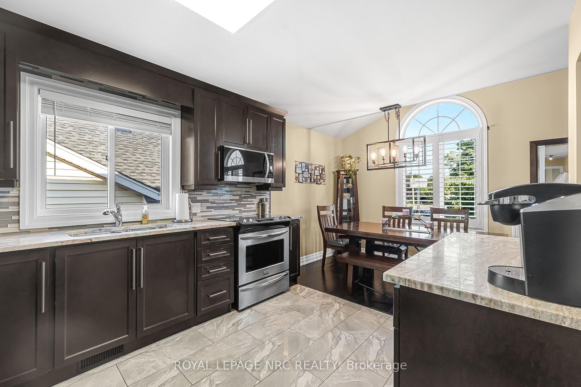 551 Scott Street photo 8