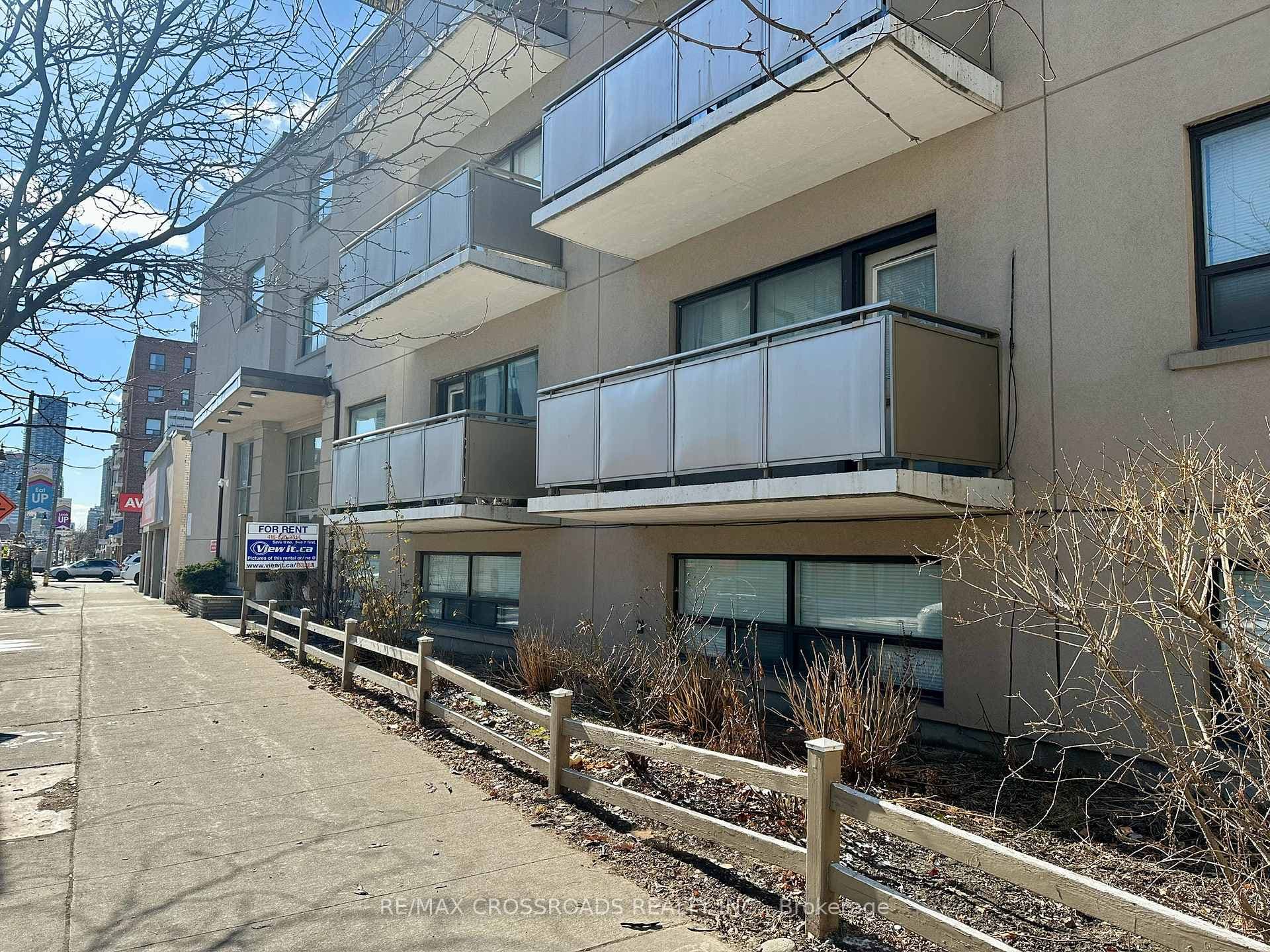 2770 Yonge Street Unit B08 photo 2