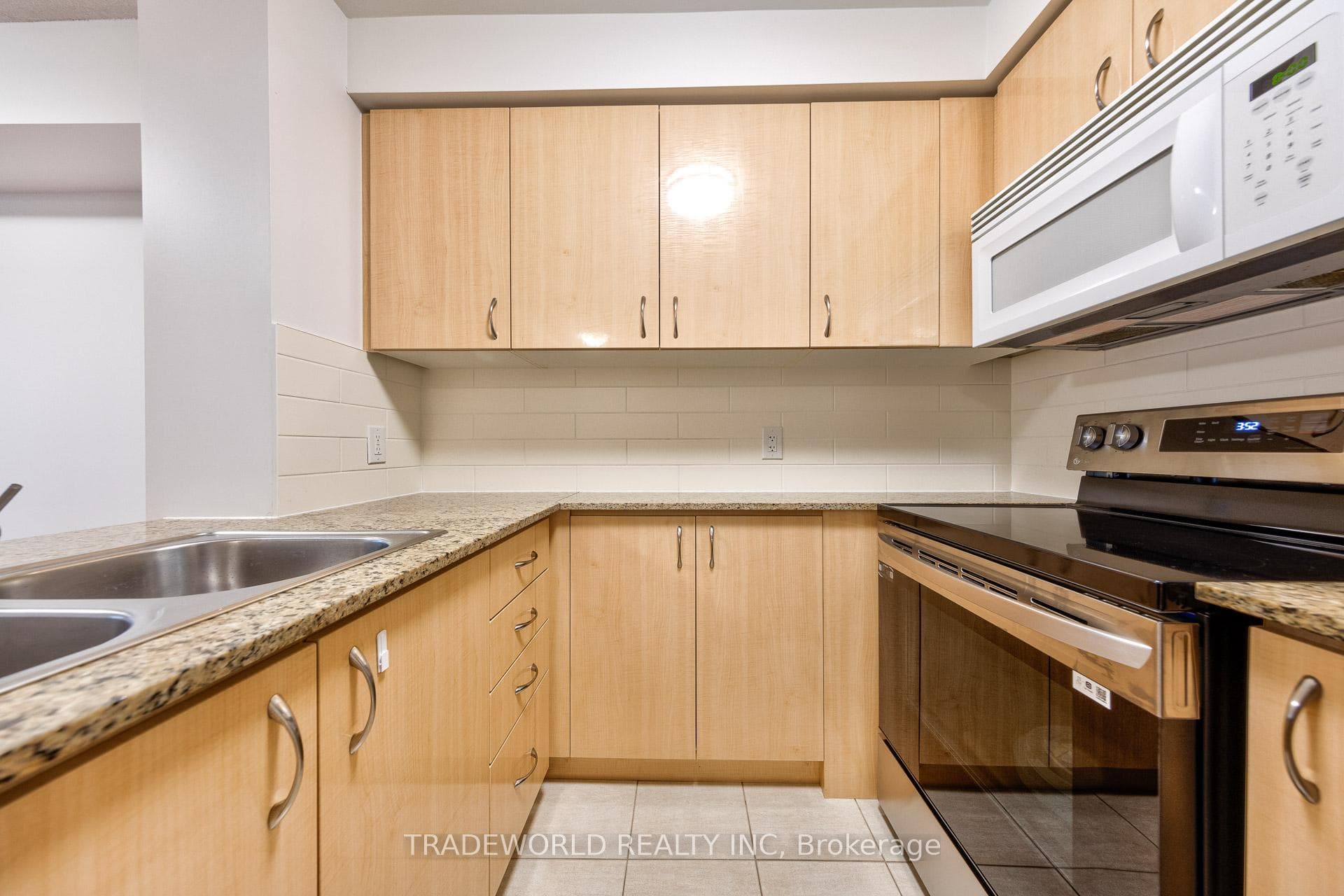 5793 Yonge Street Unit 1907 photo 5