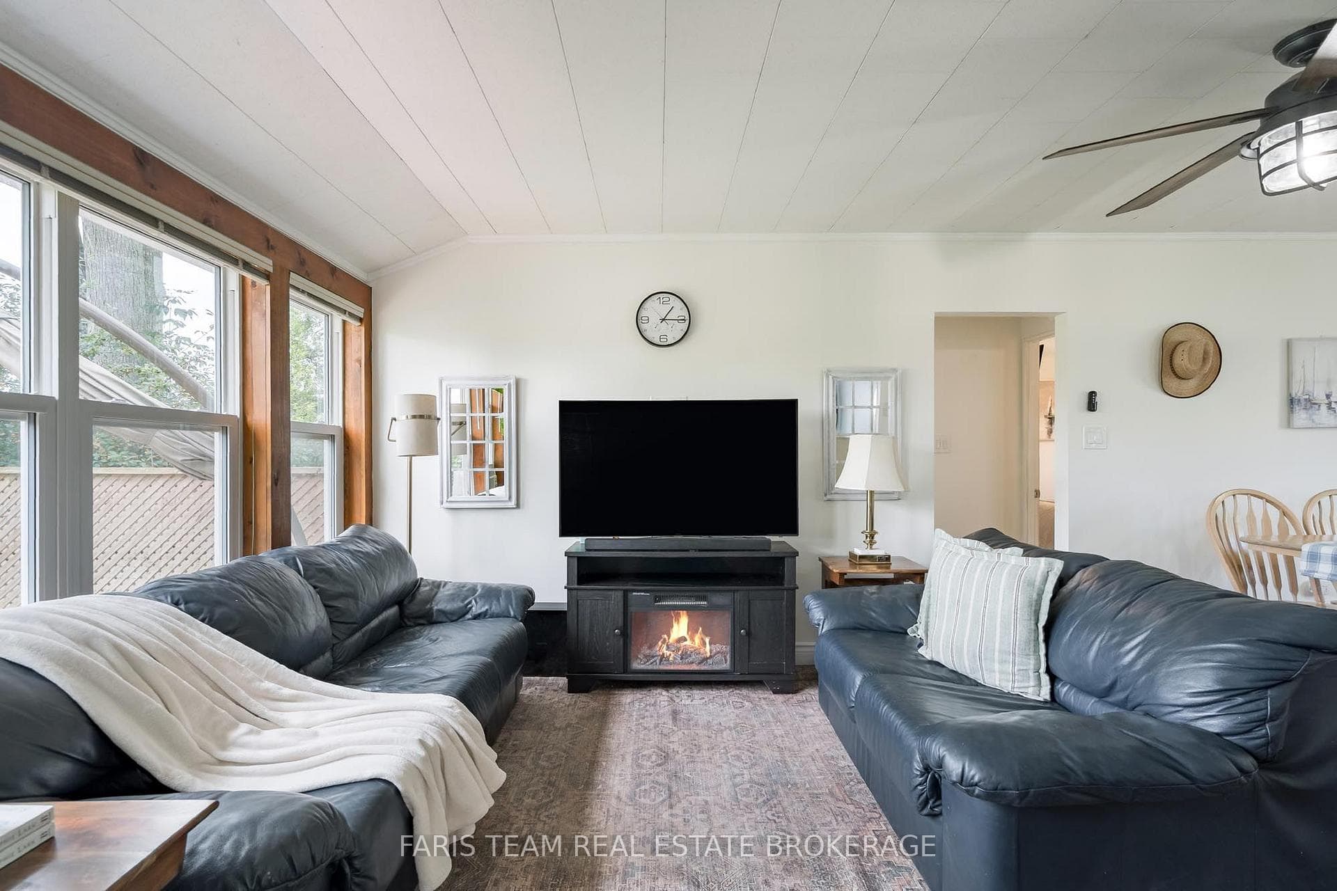 1067 Park Place photo 13