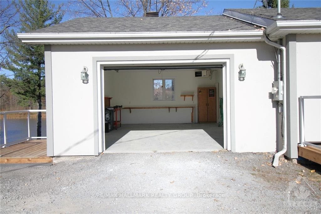 Oversized heated garage
