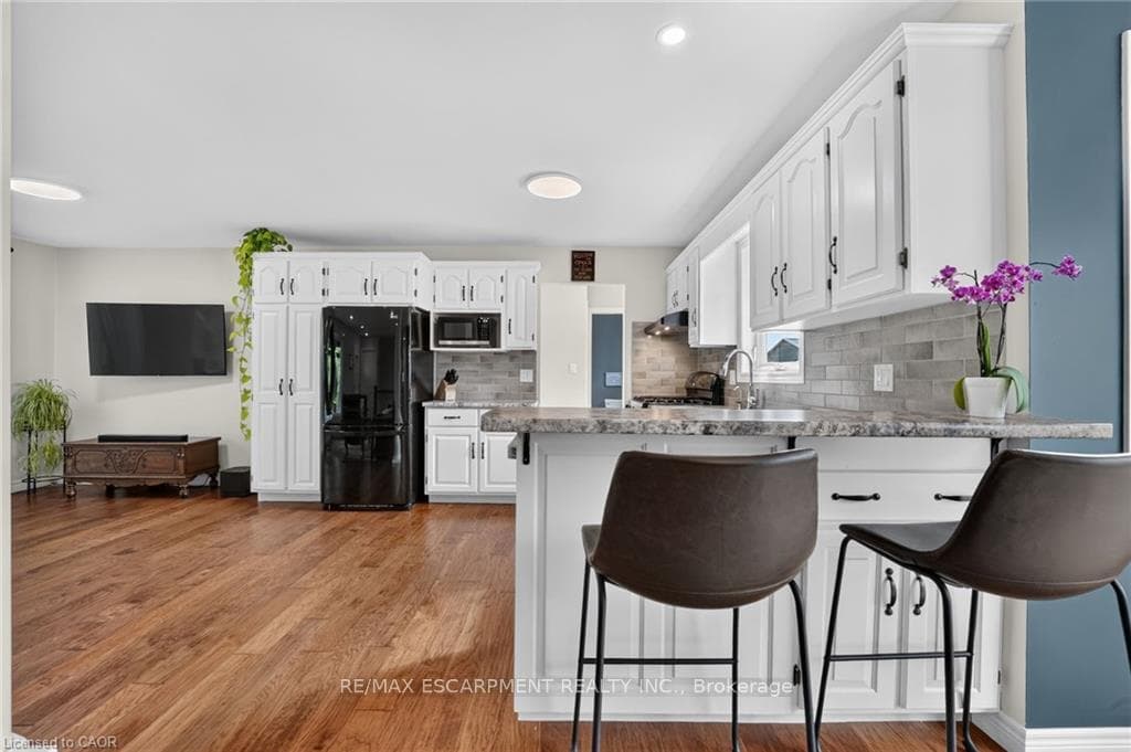 952 Robinson Road photo 16