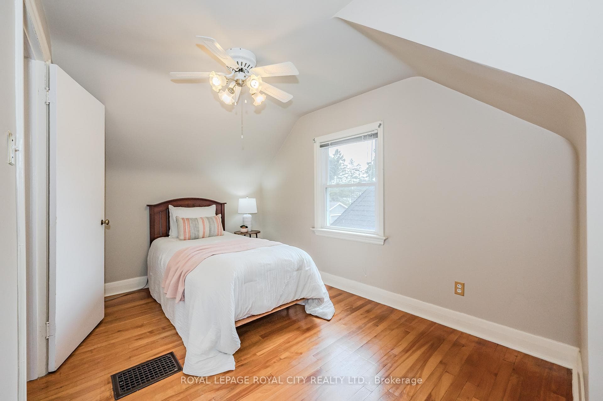 25 Vancouver Drive photo 26