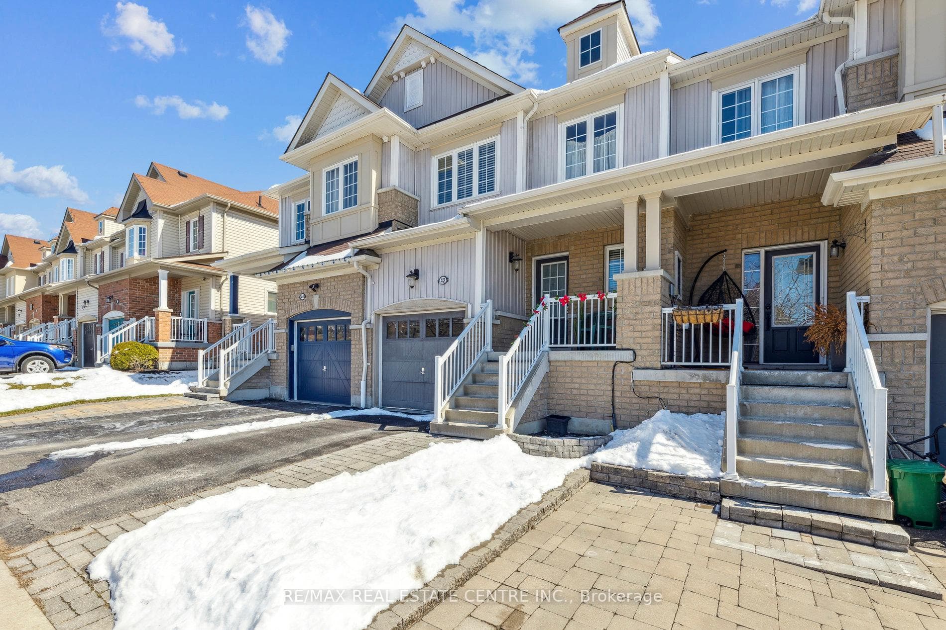 42 Devlin Crescent photo 3