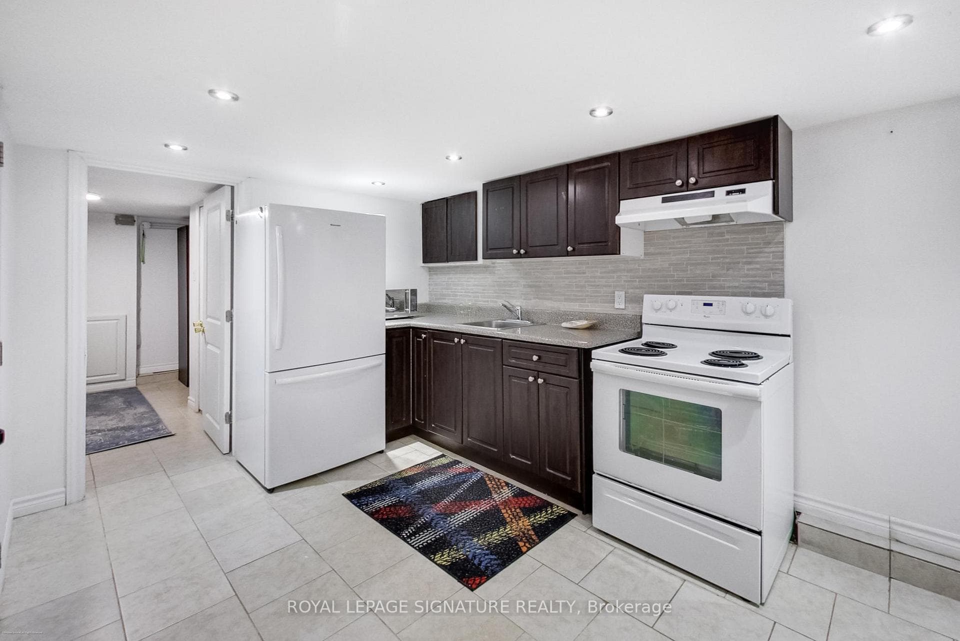 15 Glebeholme Boulevard photo 33