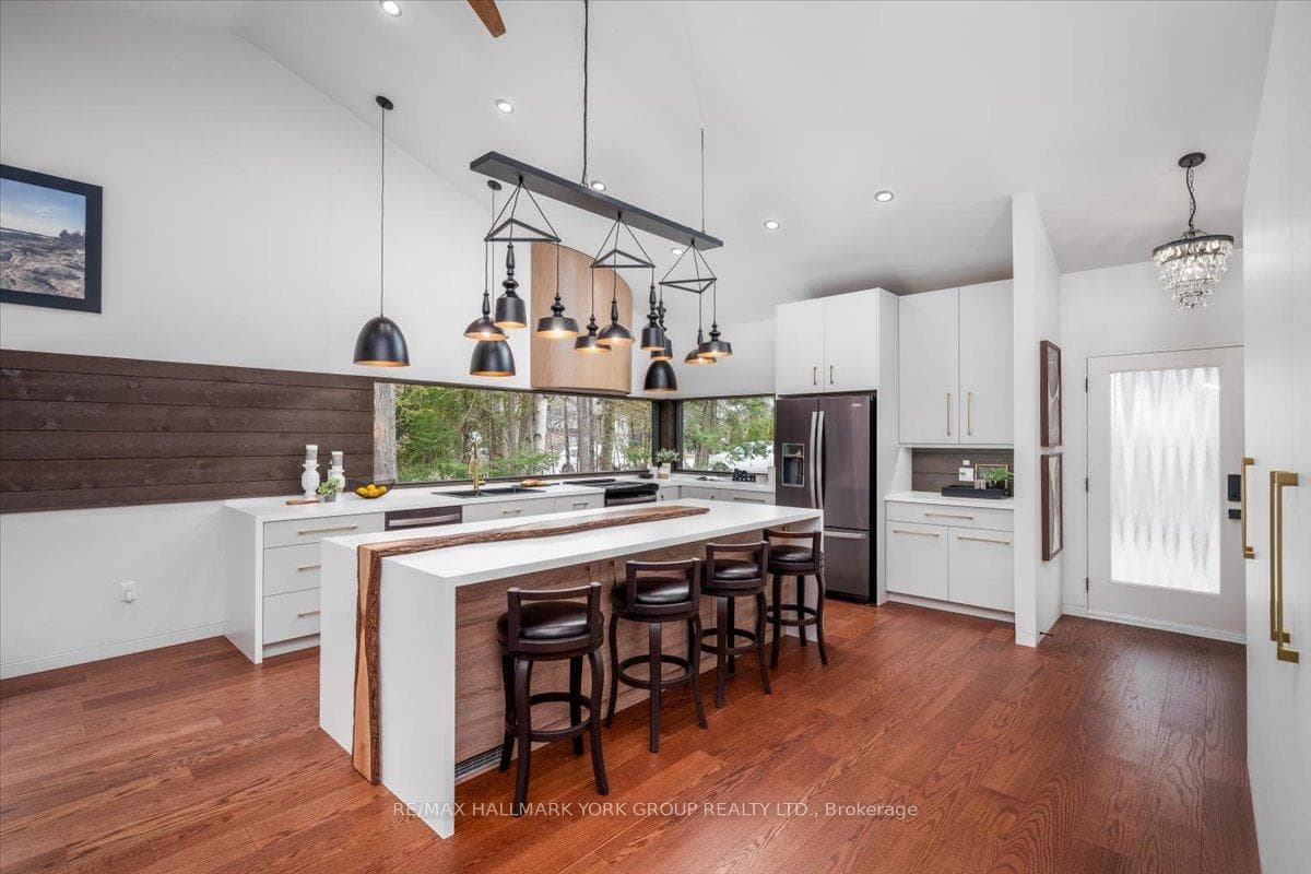 500 Mapleview Drive photo 4