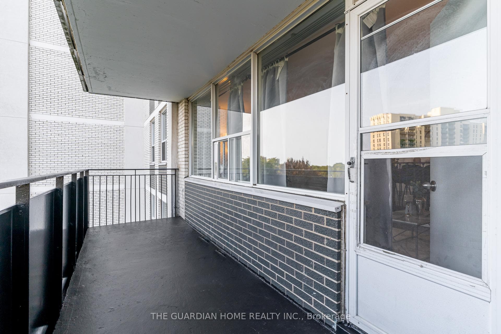 20 Forest Manor Road Unit 605 photo 32