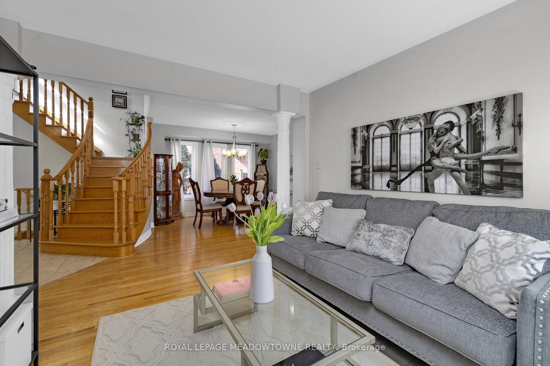 347 Ellwood Dr W Living/Dining Open Conceptm