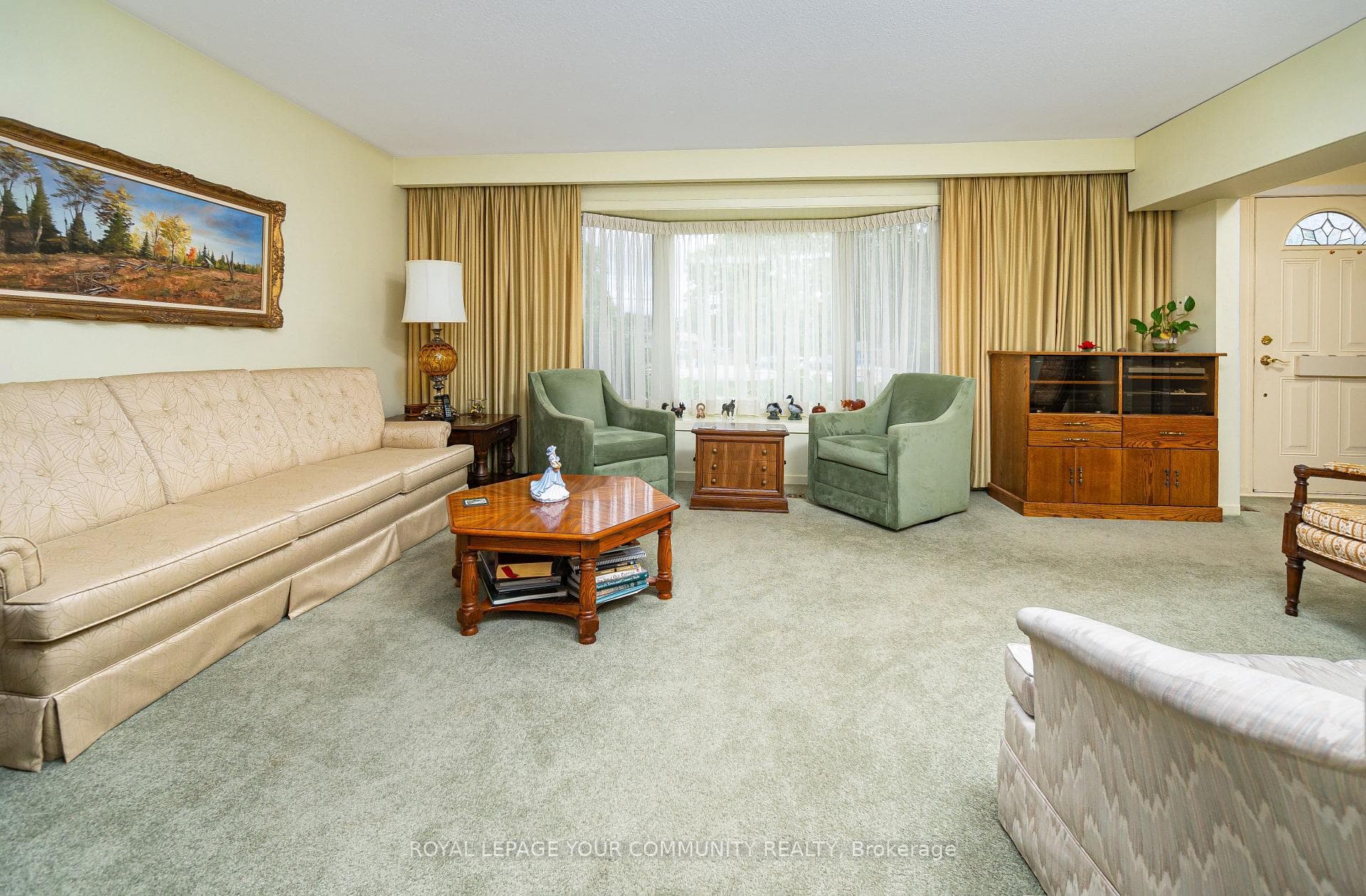 186 Bay Thorn Drive photo 4