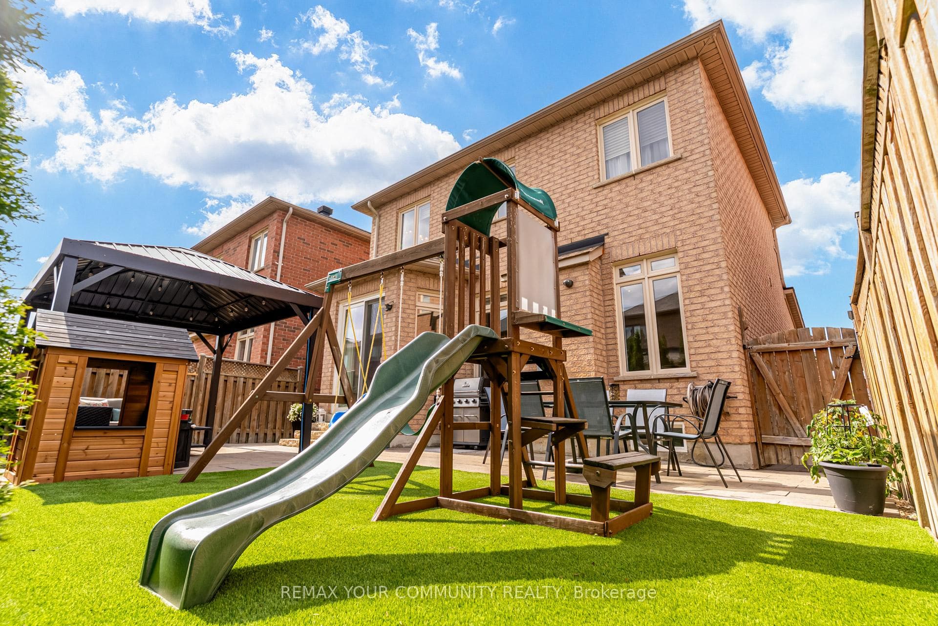 21 Amparo Drive photo 36