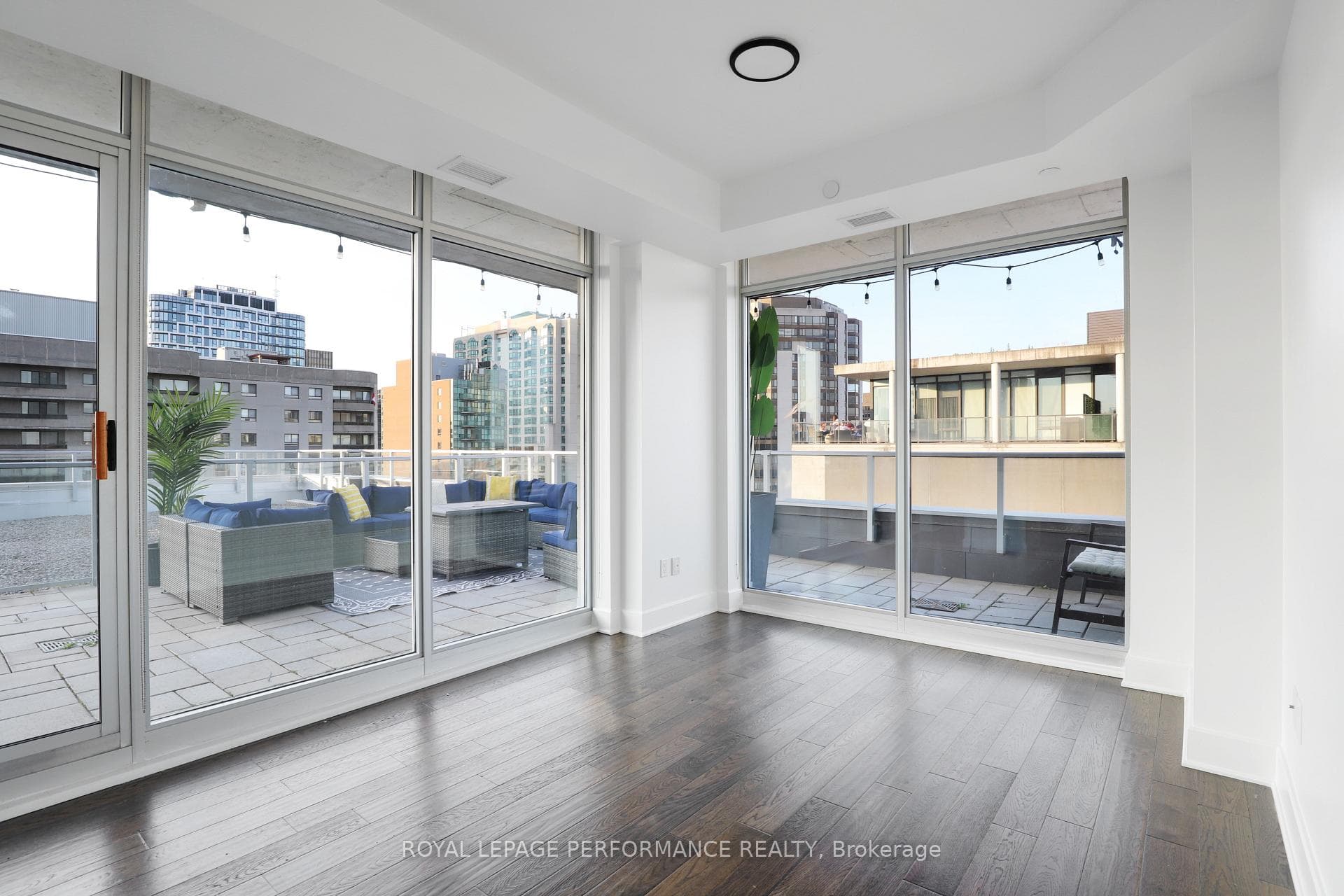 255 Bay Street Unit 1603 photo 10