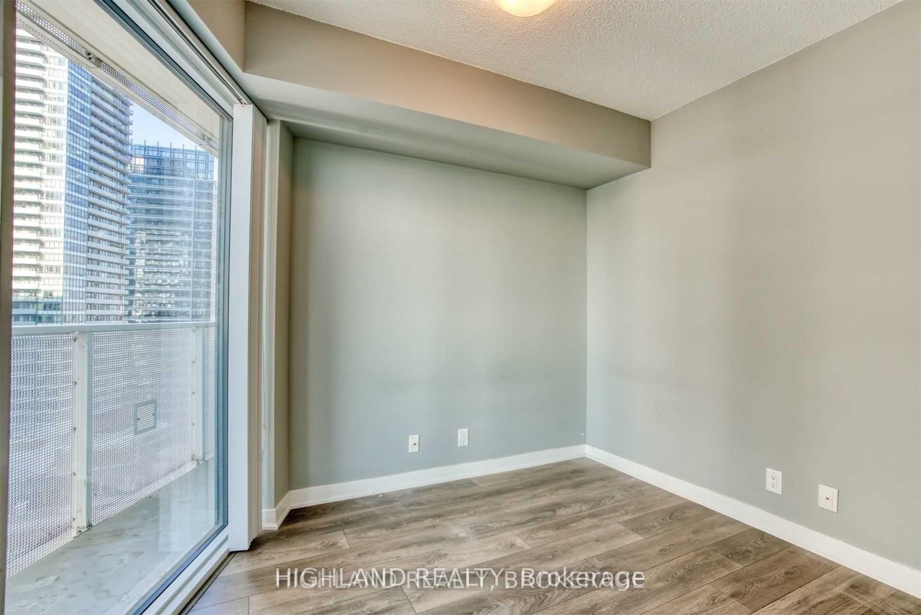 88 Harbour Street Unit 2201 photo 12