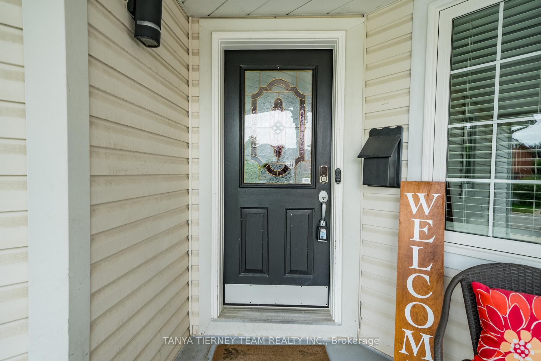 22 Wells Crescent photo 4