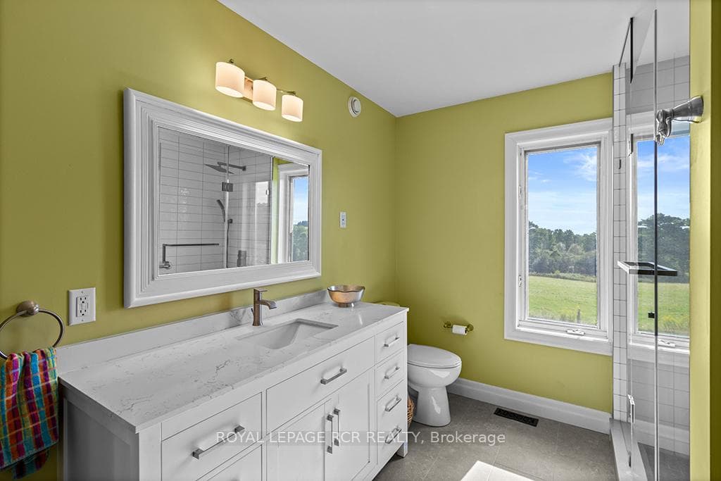 Updated Jack & Jill bath