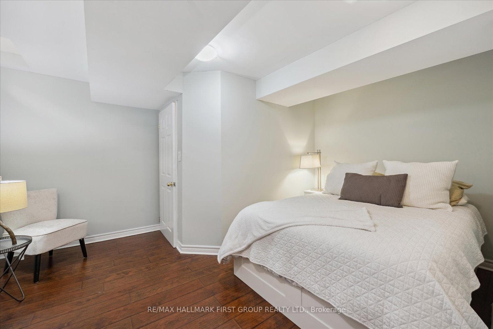 755 Craighurst Court photo 29