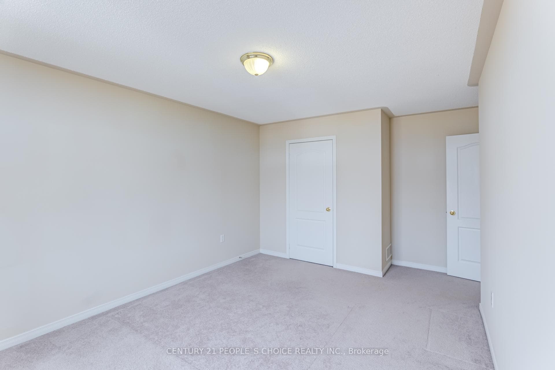 95 Richardson Crescent photo 17