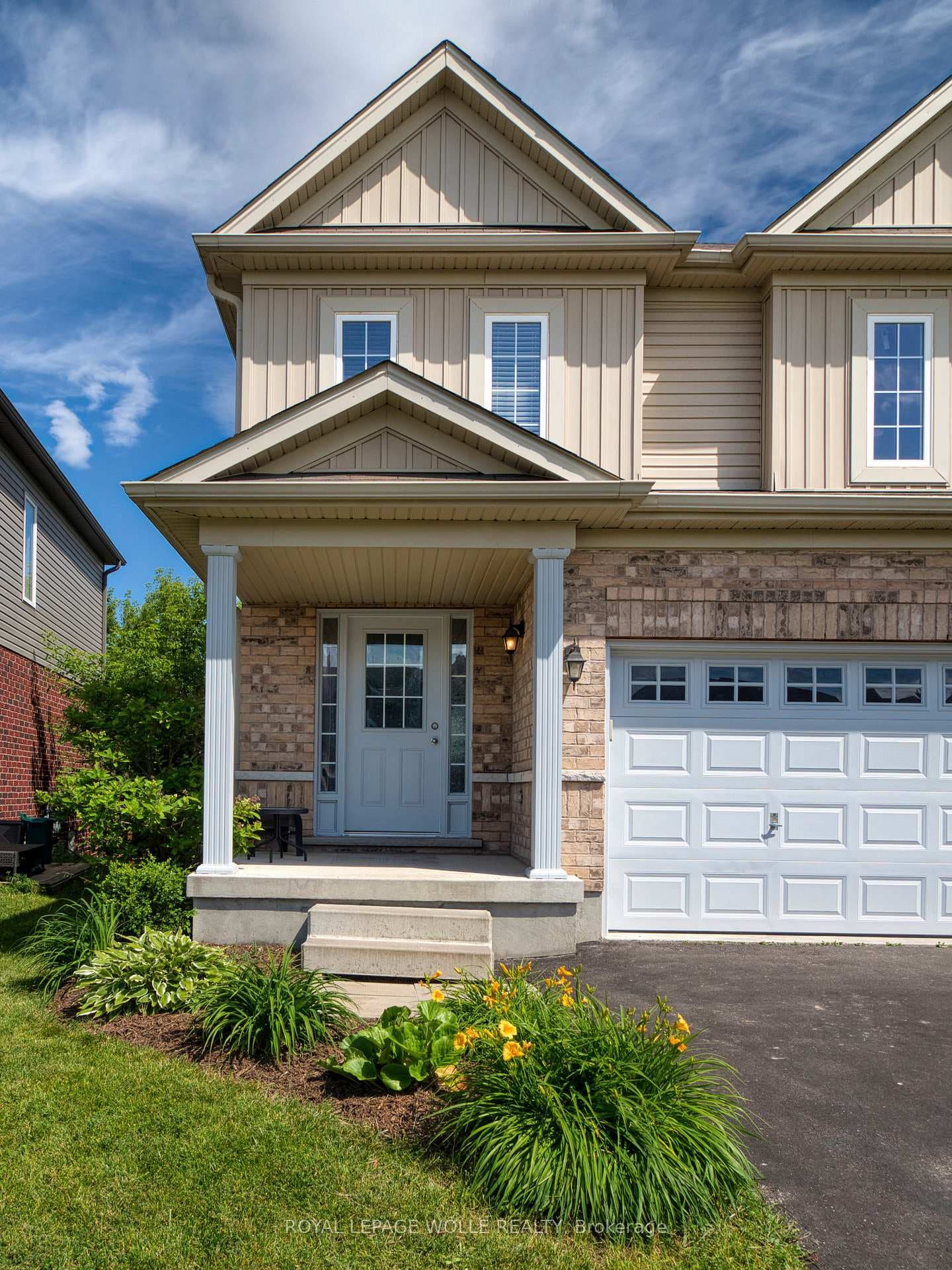 264 Vincent Drive photo 3