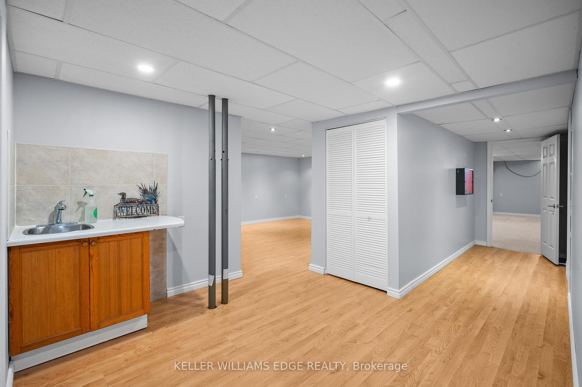 193 GLENARIFF Drive photo 38