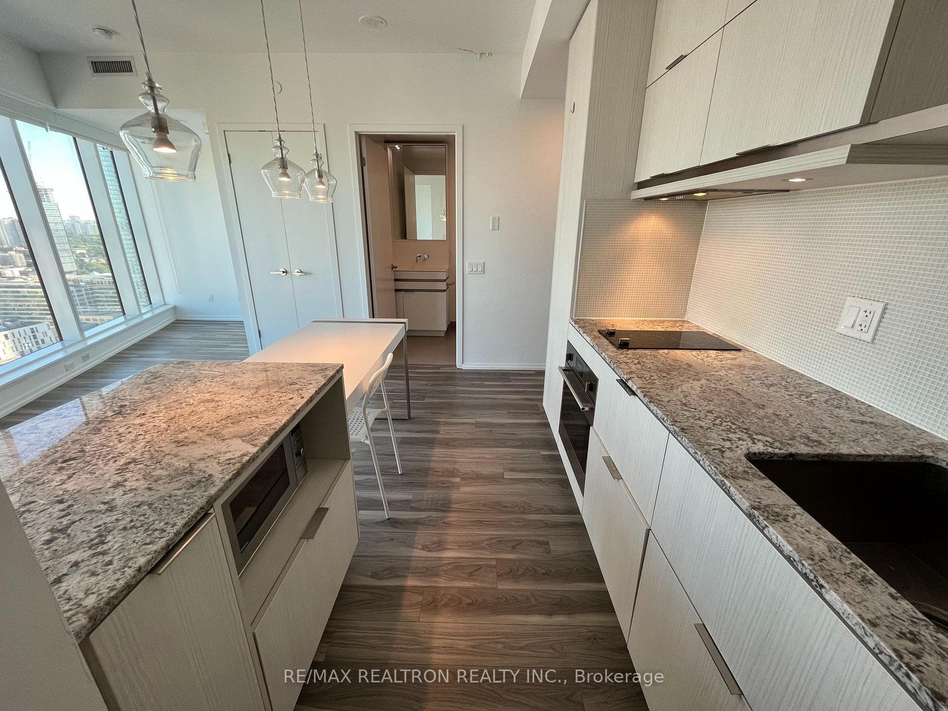 197 Yonge Street Unit 3113 photo 28