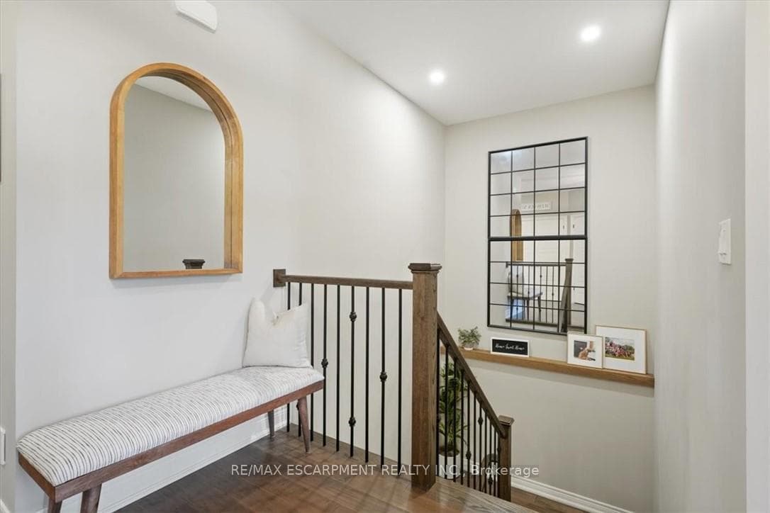 242 JULIA Drive photo 28