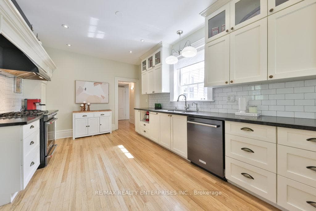 1234 Old River Road photo 8