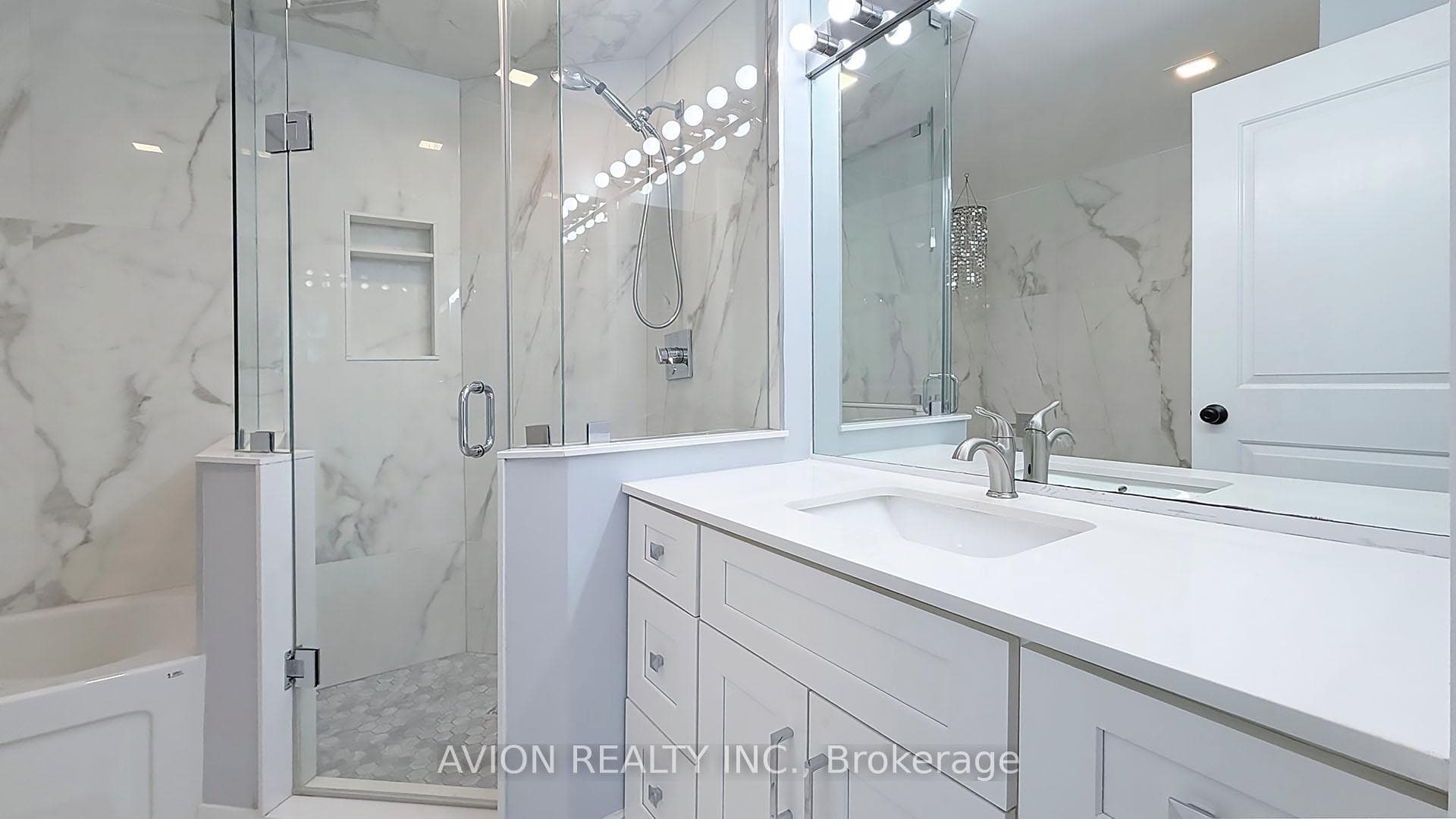 70 Absolute Avenue Unit 2905 photo 15