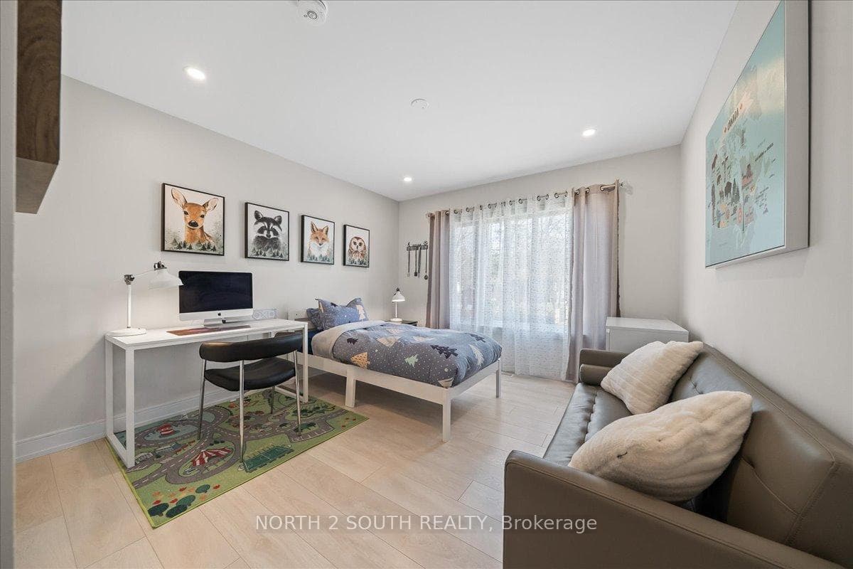 118 Berkely Street photo 27