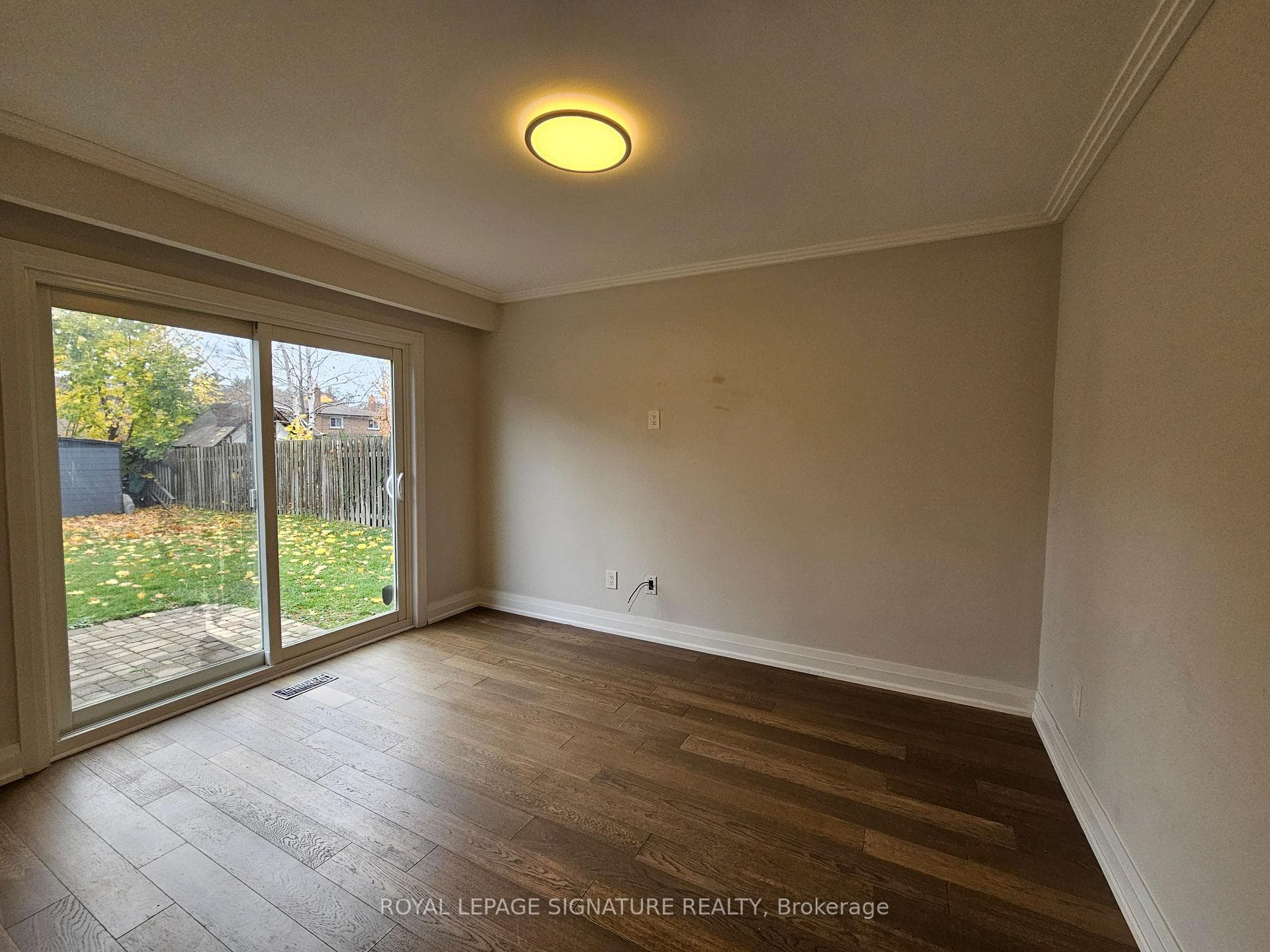 384 Lolita Gardens Unit Upper photo 8