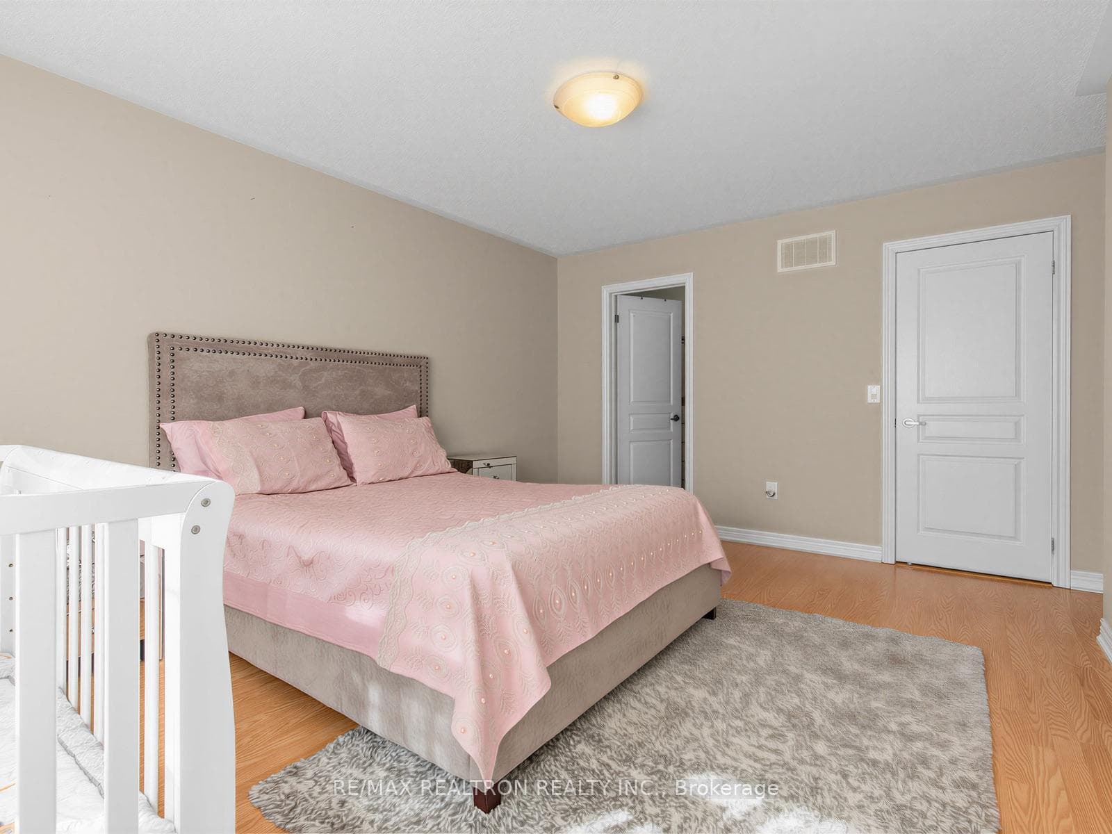135 Windrow Street photo 25