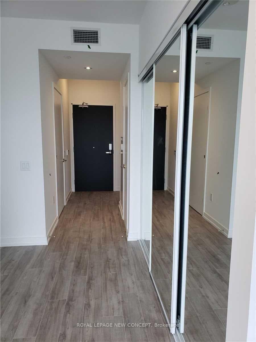 77 Shuter Street Unit 2615 photo 4