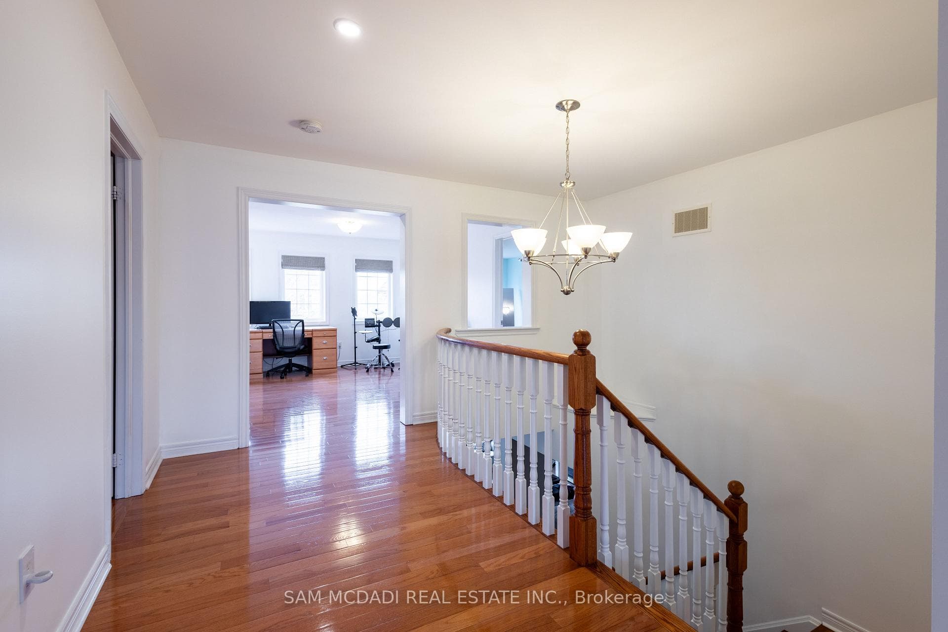 26 Supino Crescent photo 19