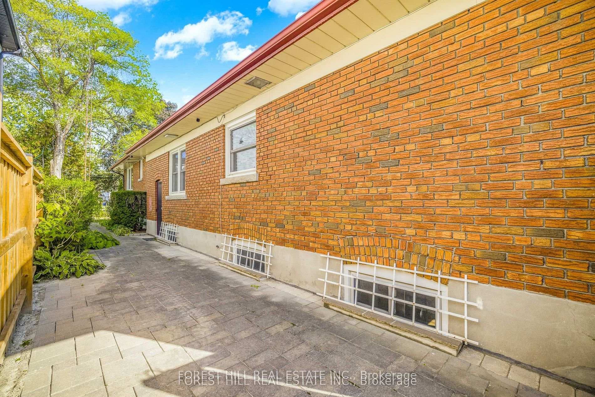 18 Irvington Crescent photo 20