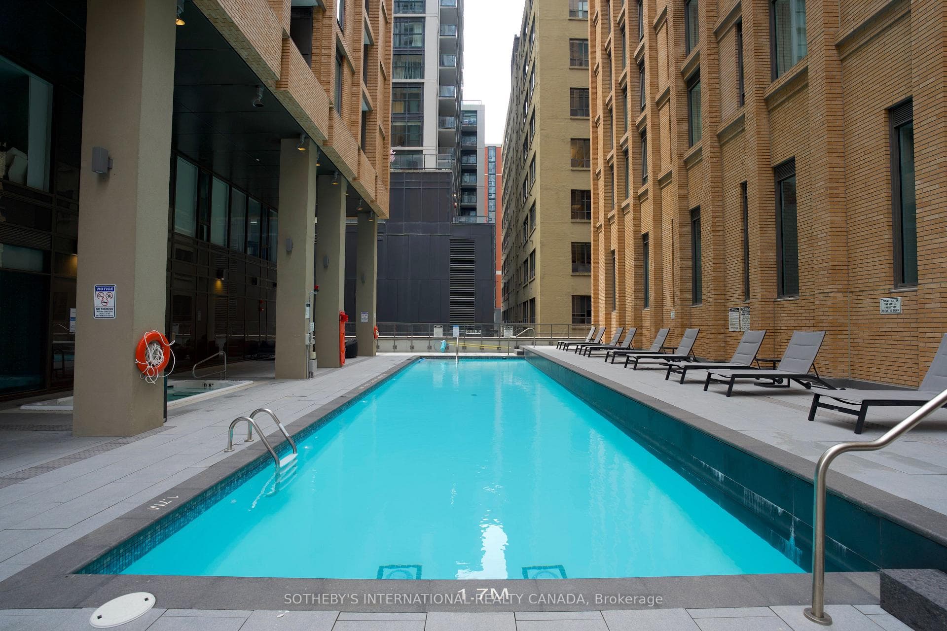 8 Widmer Street Unit 3209 photo 16