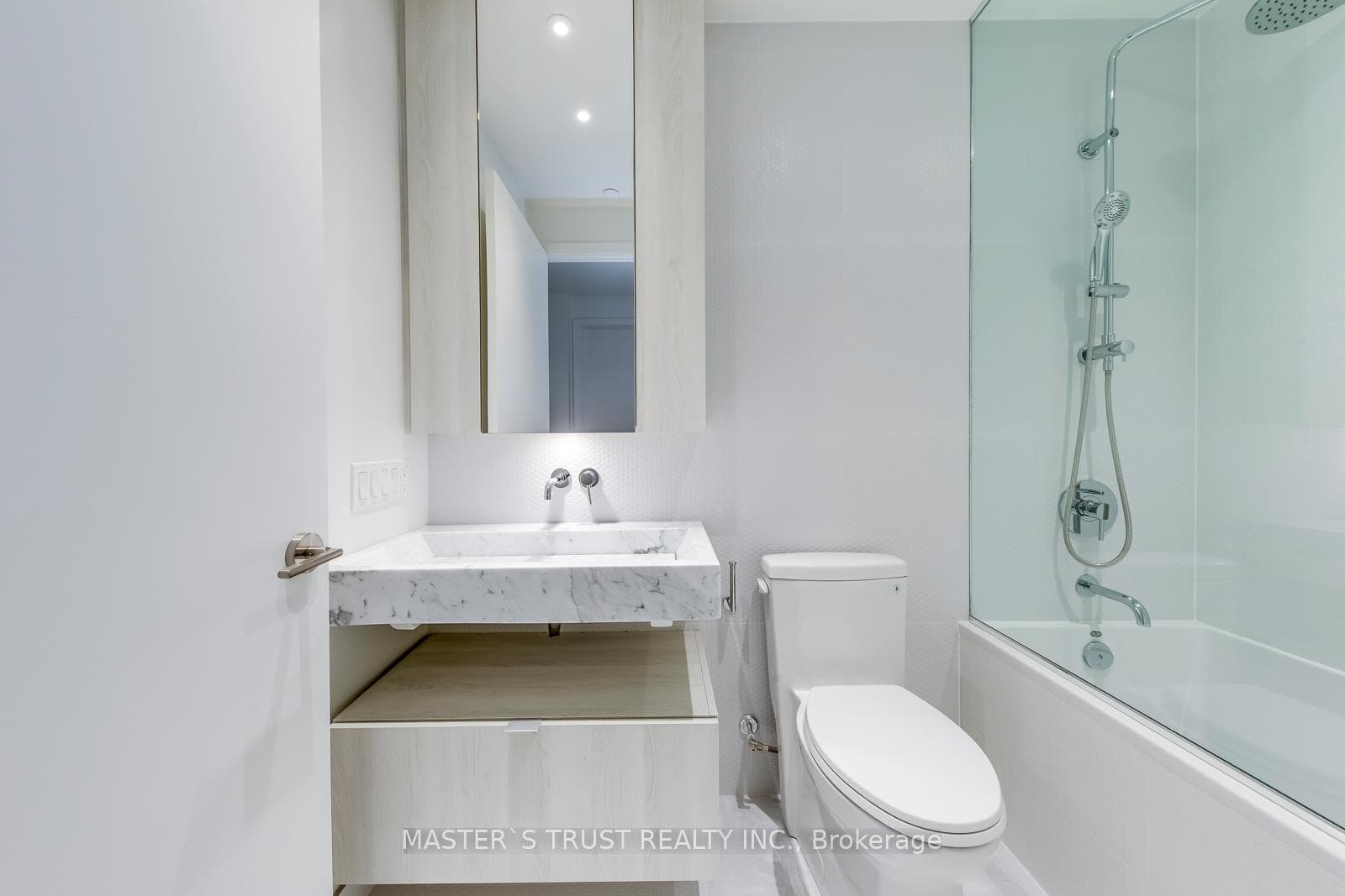 11 Yorkville Avenue Unit 2507 photo 20