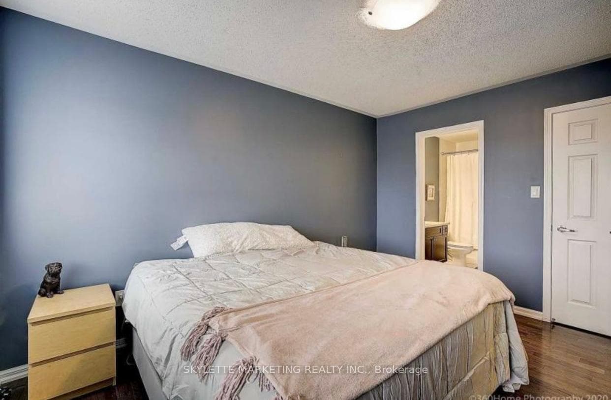 238 Mortimer Crescent photo 15