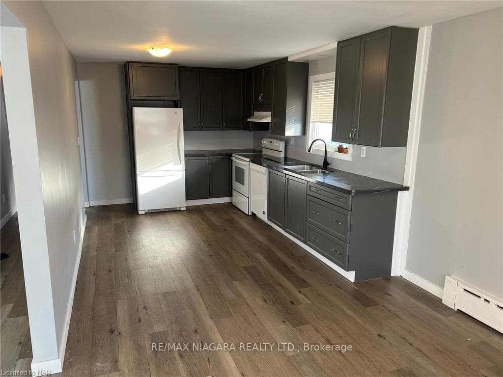 34 St. George Street Unit MAIN photo 3
