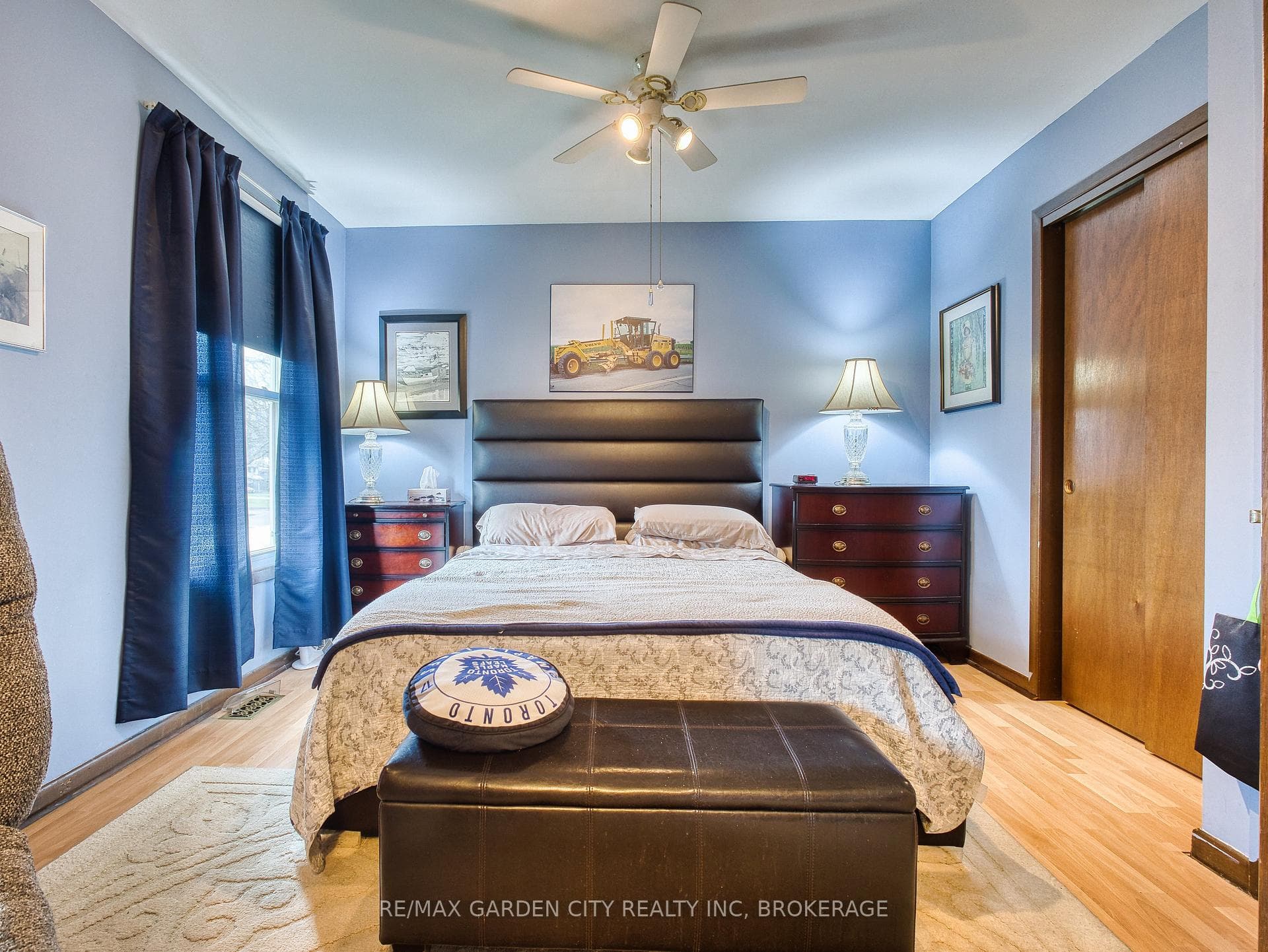 Upper Level Bedroom 1