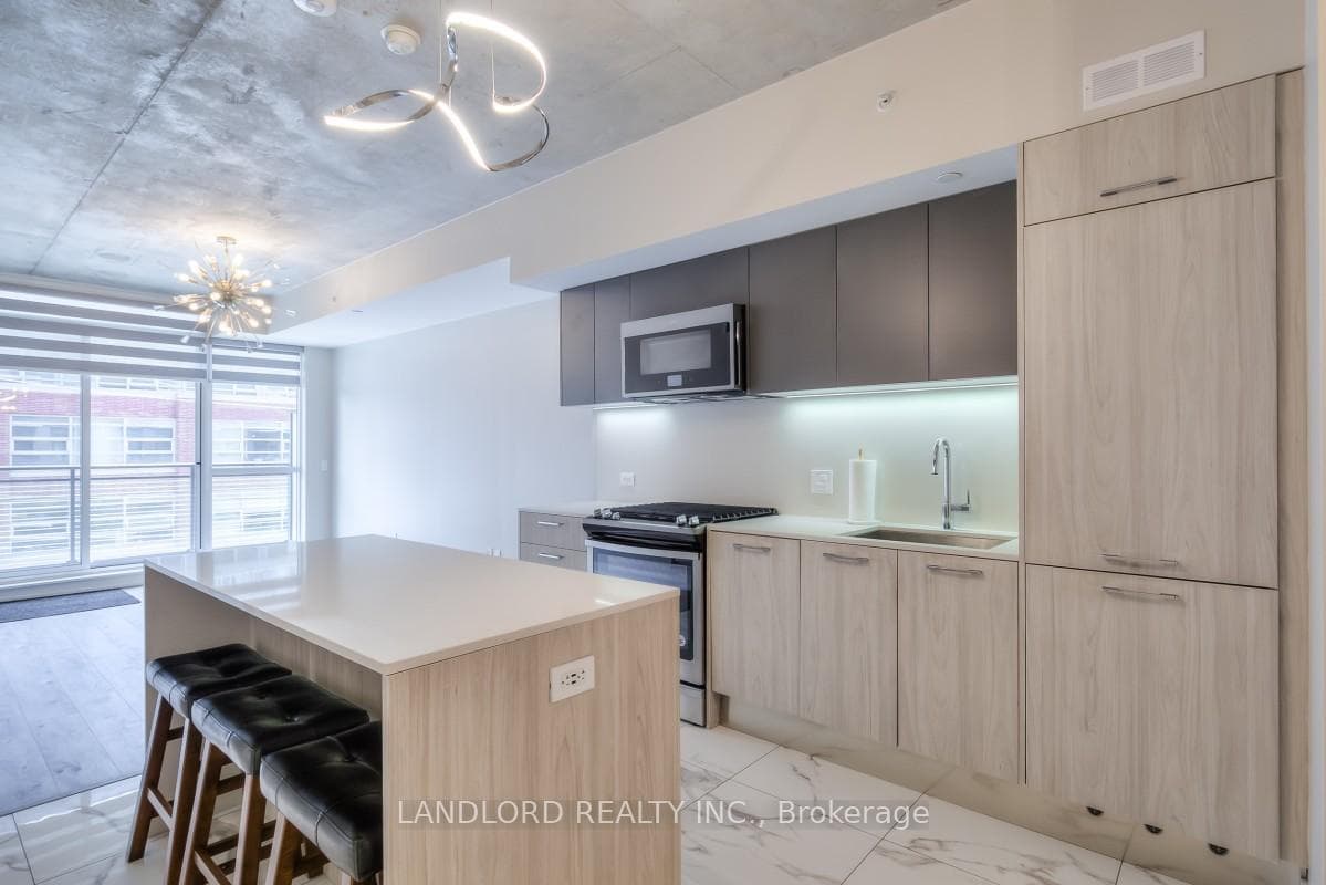 630 Kingston Road Unit 304 photo 2